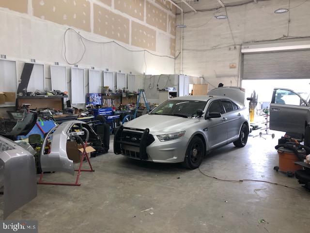 MERCURE/SILVRMRK - Commercial Lease