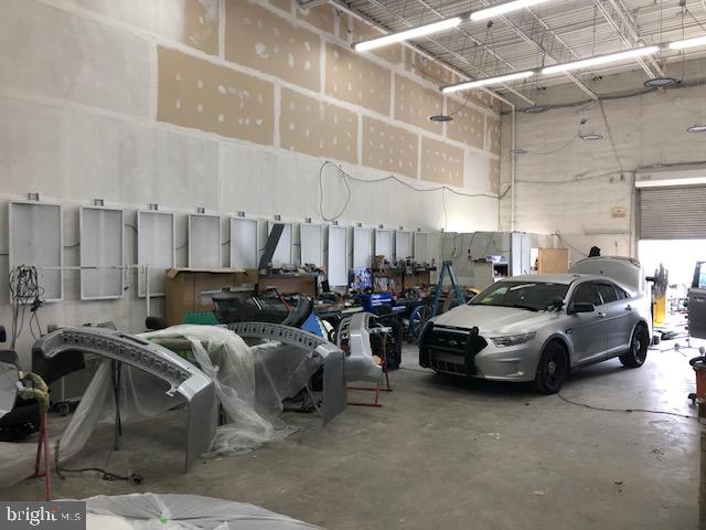 MERCURE/SILVRMRK - Commercial Lease