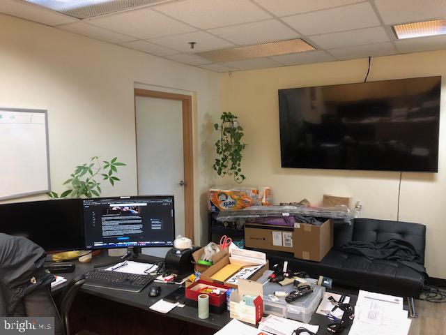 MERCURE/SILVRMRK - Commercial Lease