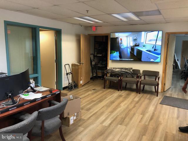 MERCURE/SILVRMRK - Commercial Lease