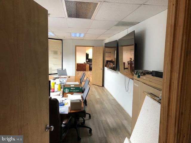 MERCURE/SILVRMRK - Commercial Lease