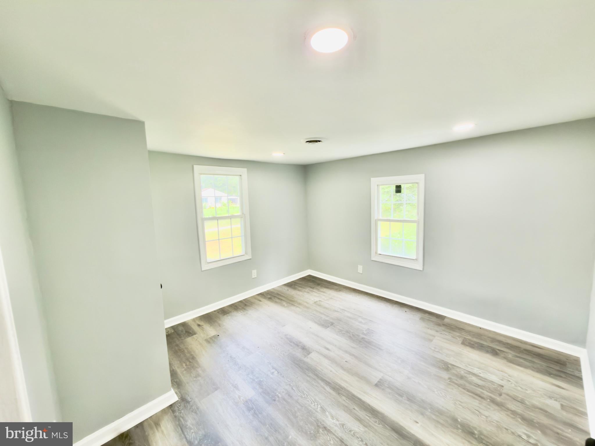 1509 AIRPORT LANE