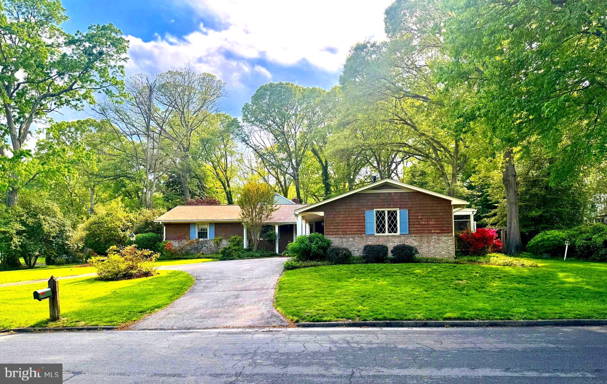 485 LONDON LANE