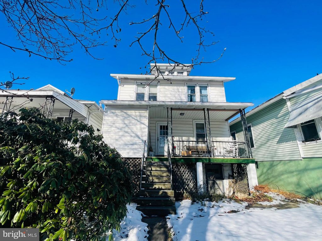 Photo of 140 W Main Street, SCHUYLKILL HAVEN, PA 17972 (MLS # PASK2024912)