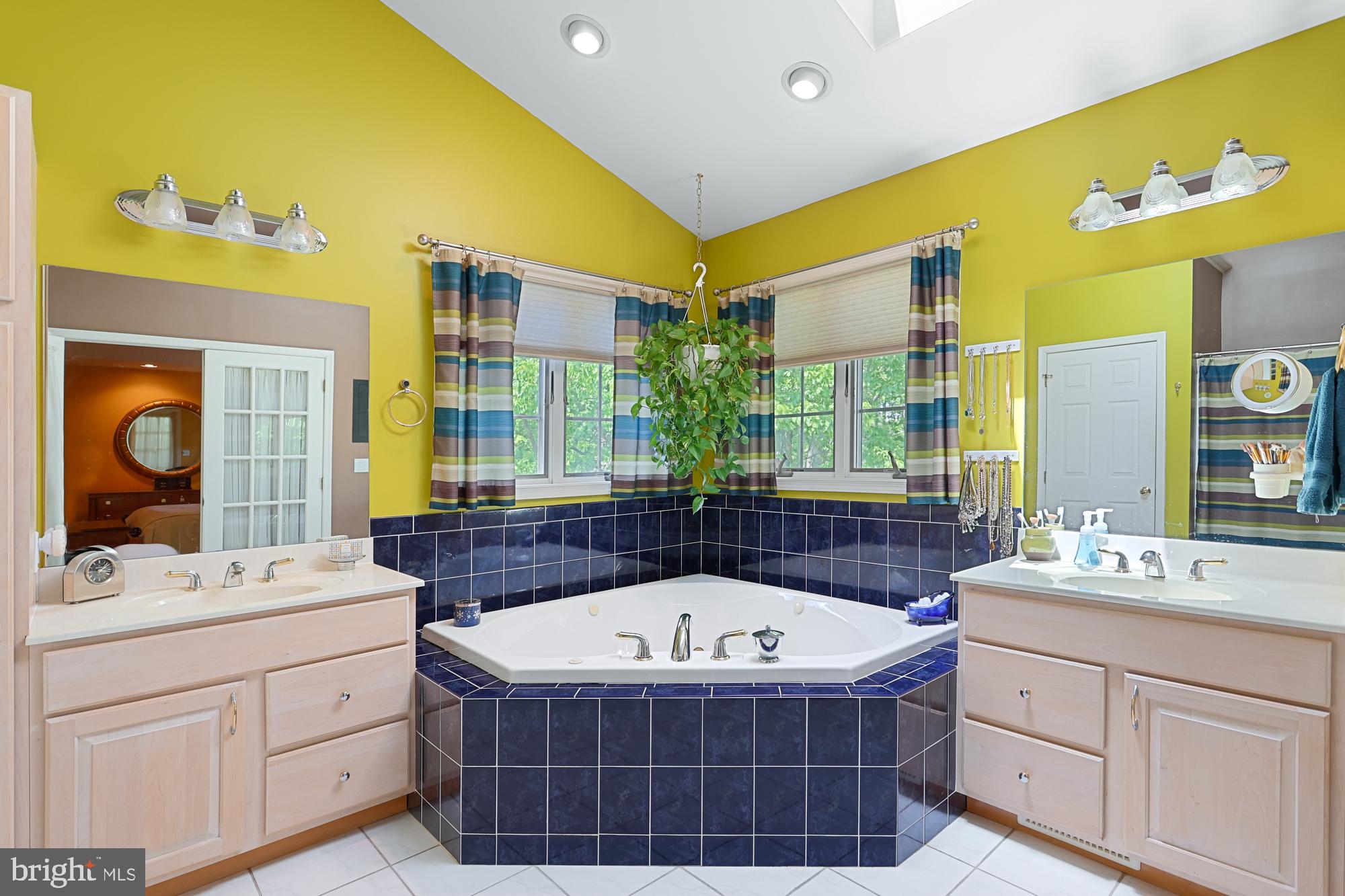 TANGLEWOOD - Residential