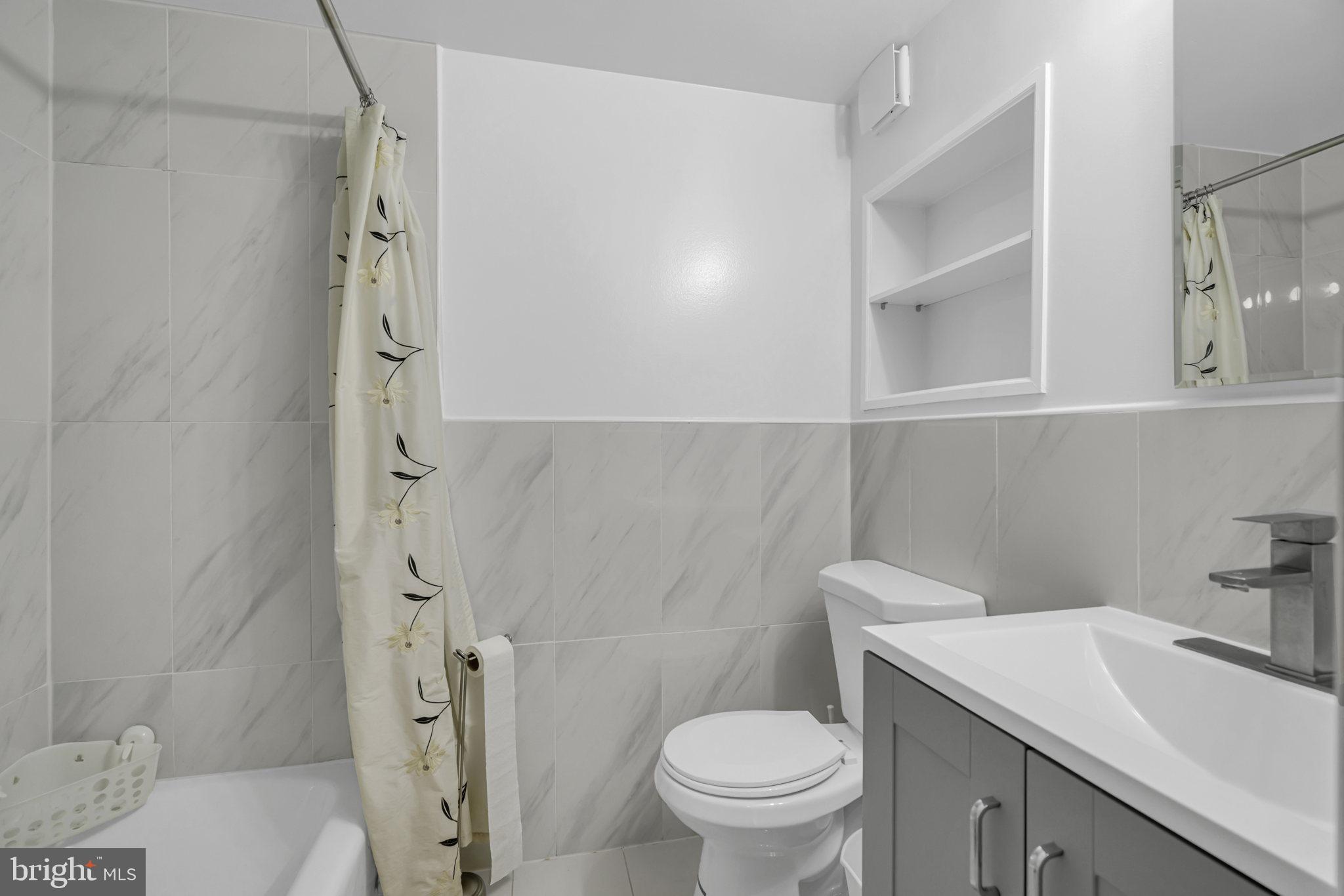 PAVILION ON THE PARK - Residential Lease