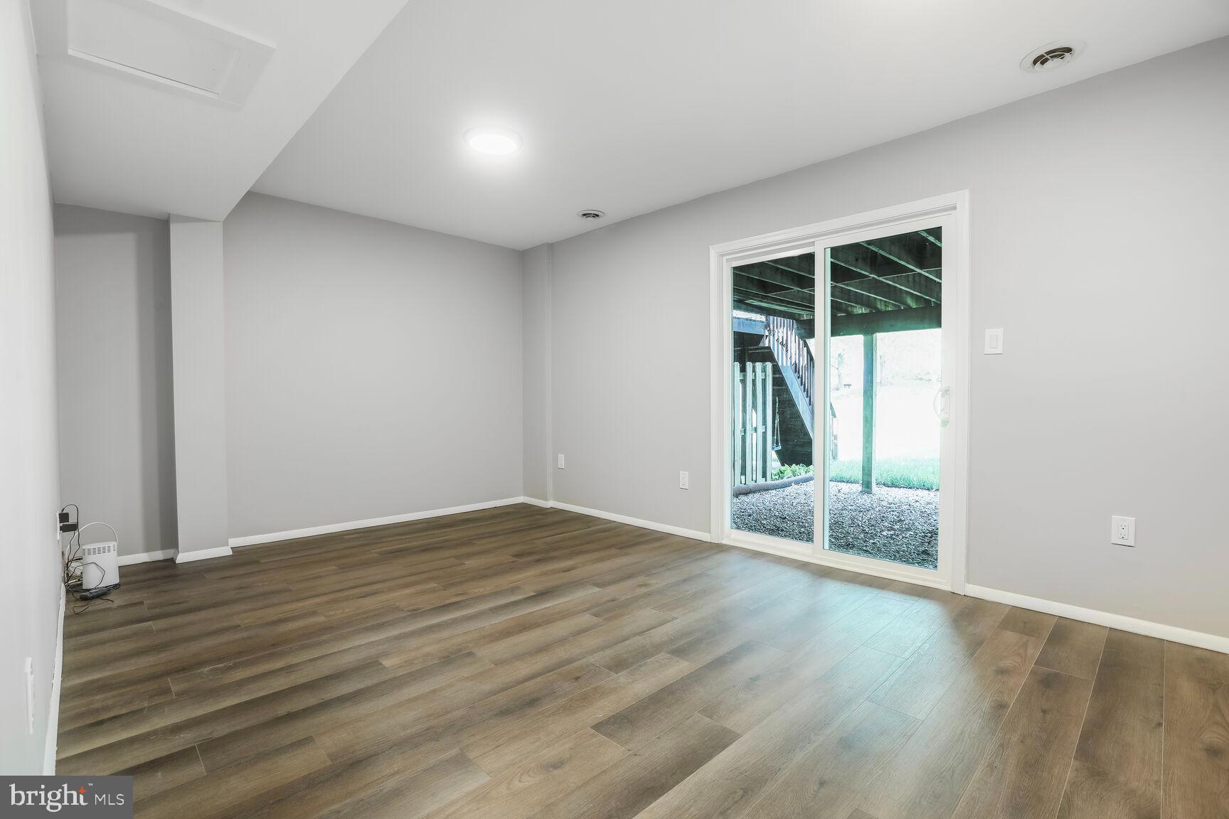 WOODLAND VILLAGE - Residential