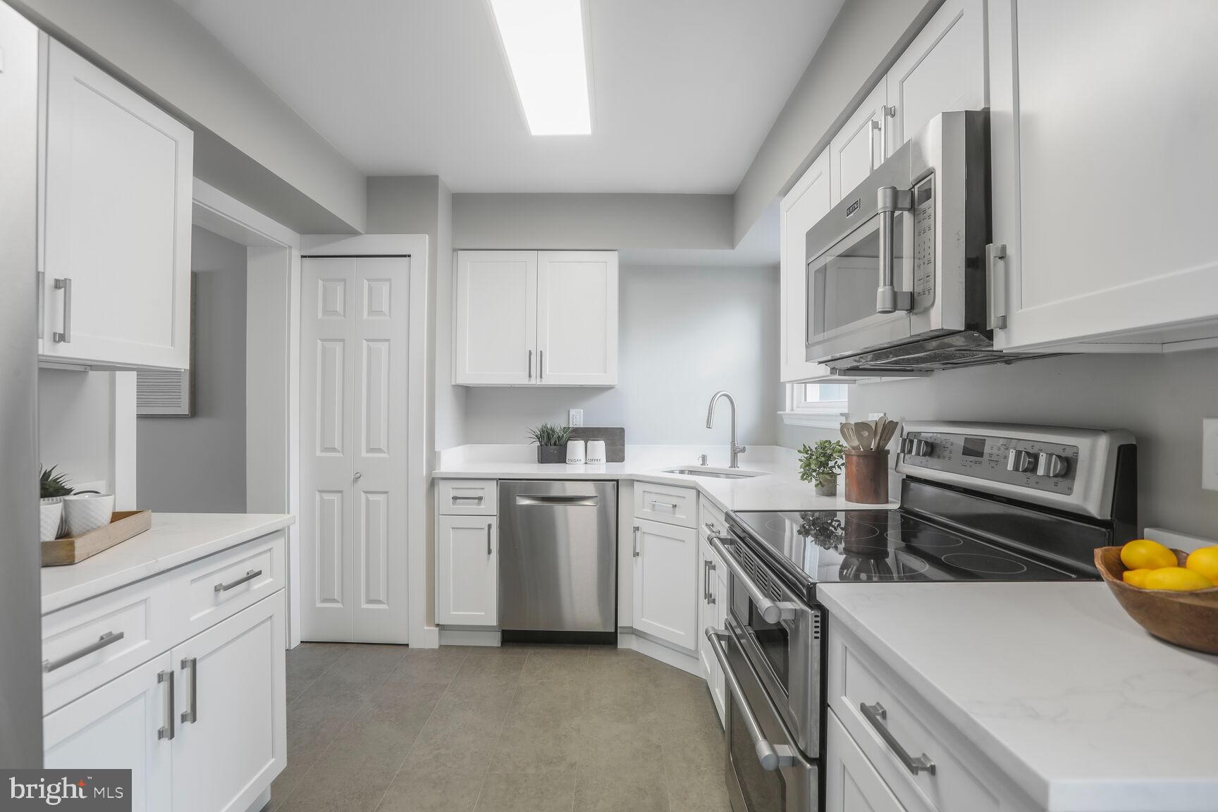 WOODLAND VILLAGE - Residential