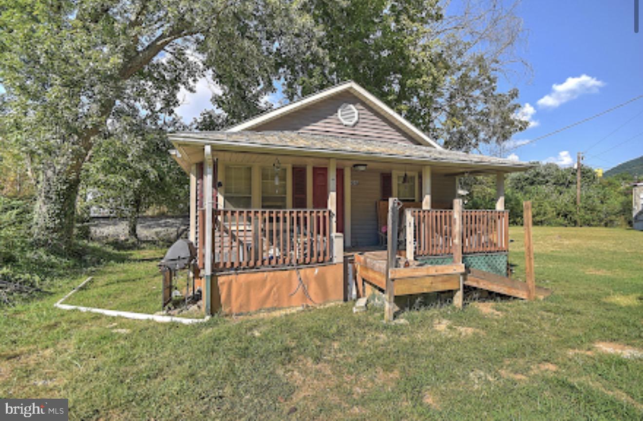 207 MAGNOLIA AVENUE
