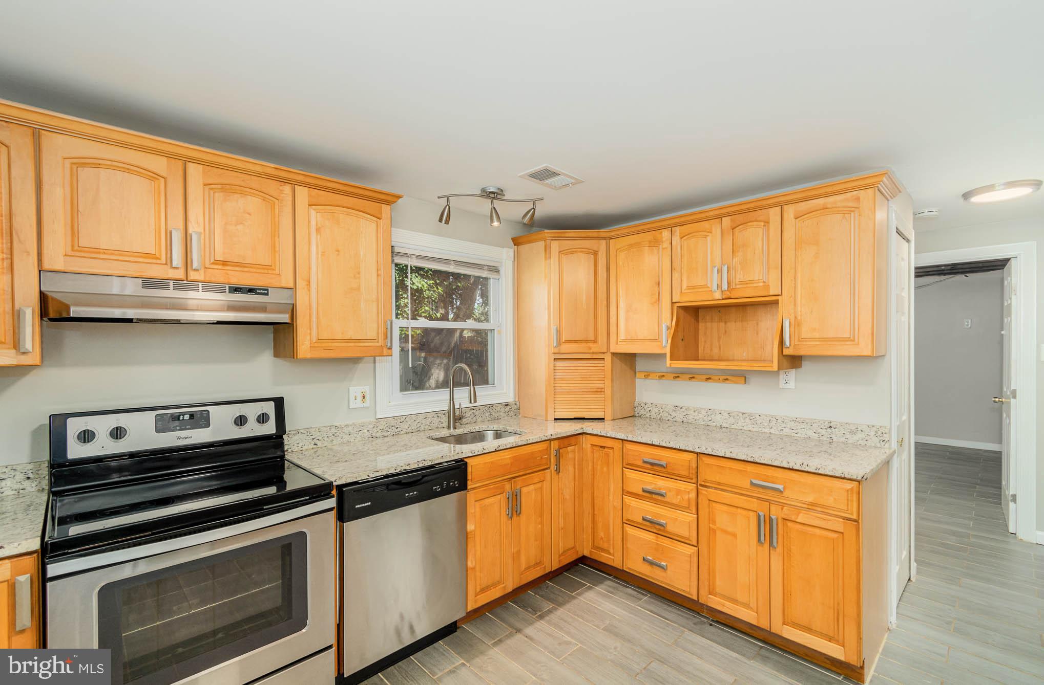 MAPLE RIDGE - Residential