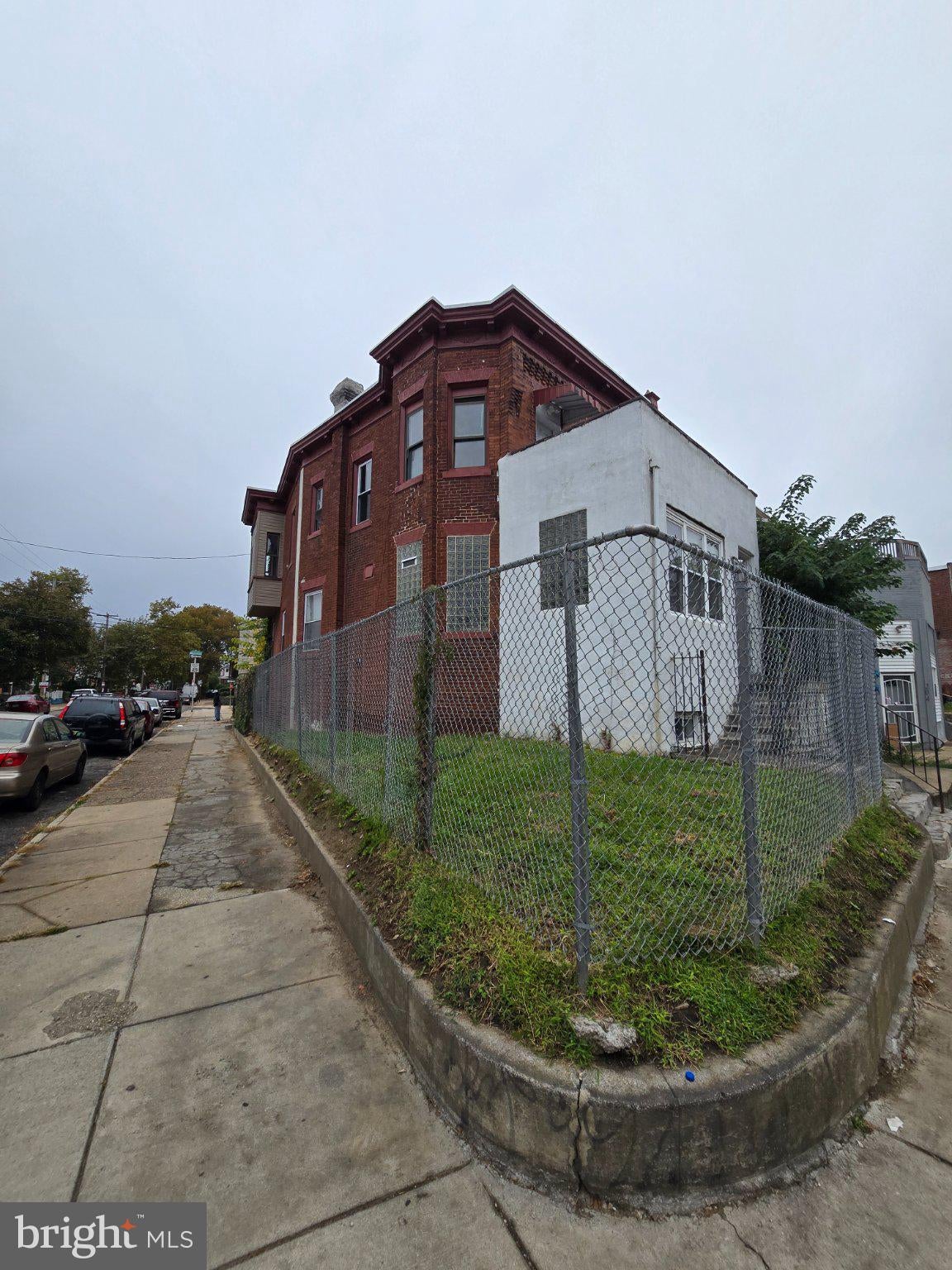 200 N 52ND STREET