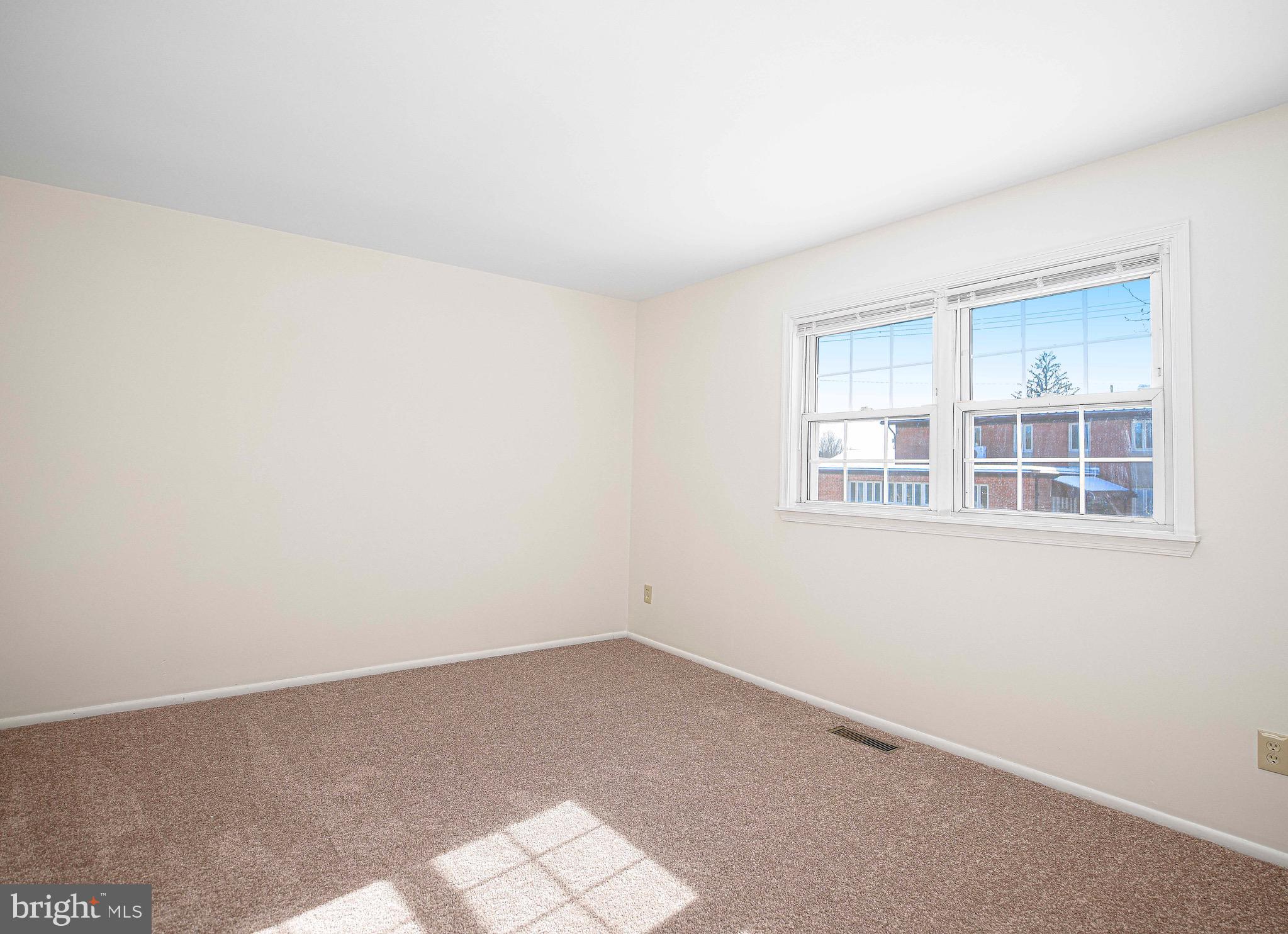 INGLESIDE - Residential