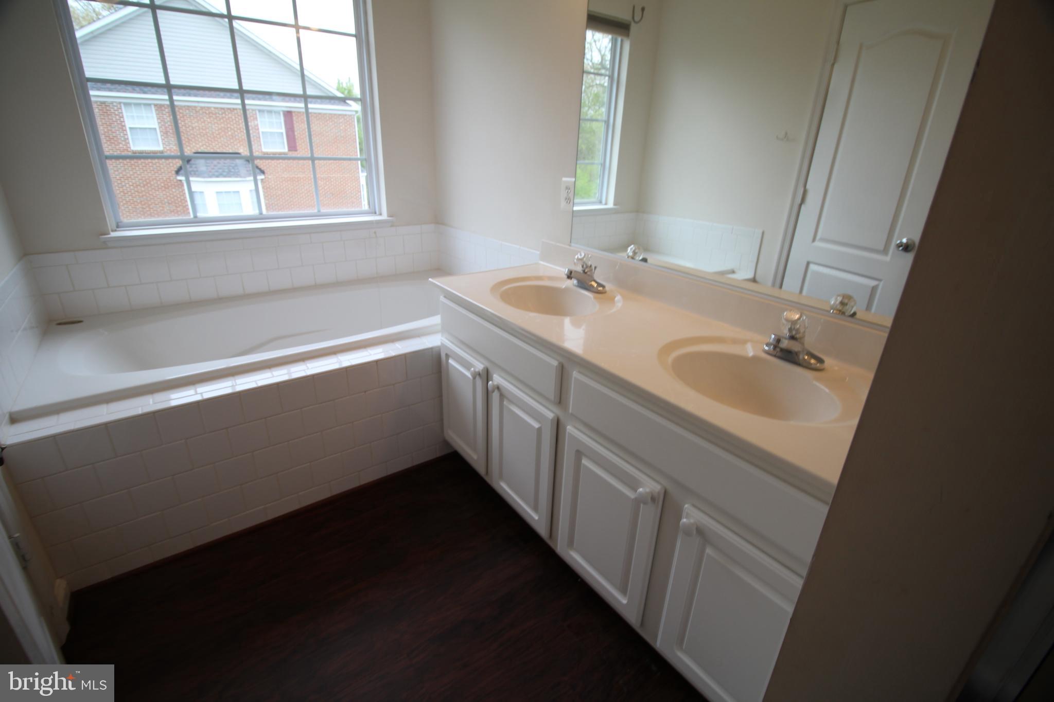 KINGSVIEW SUB - Residential Lease