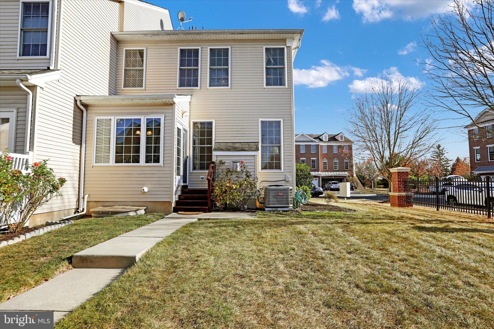 ARBOR POINT - Residential