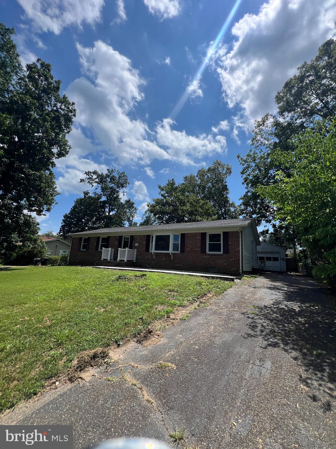 410 DEERWOOD DRIVE