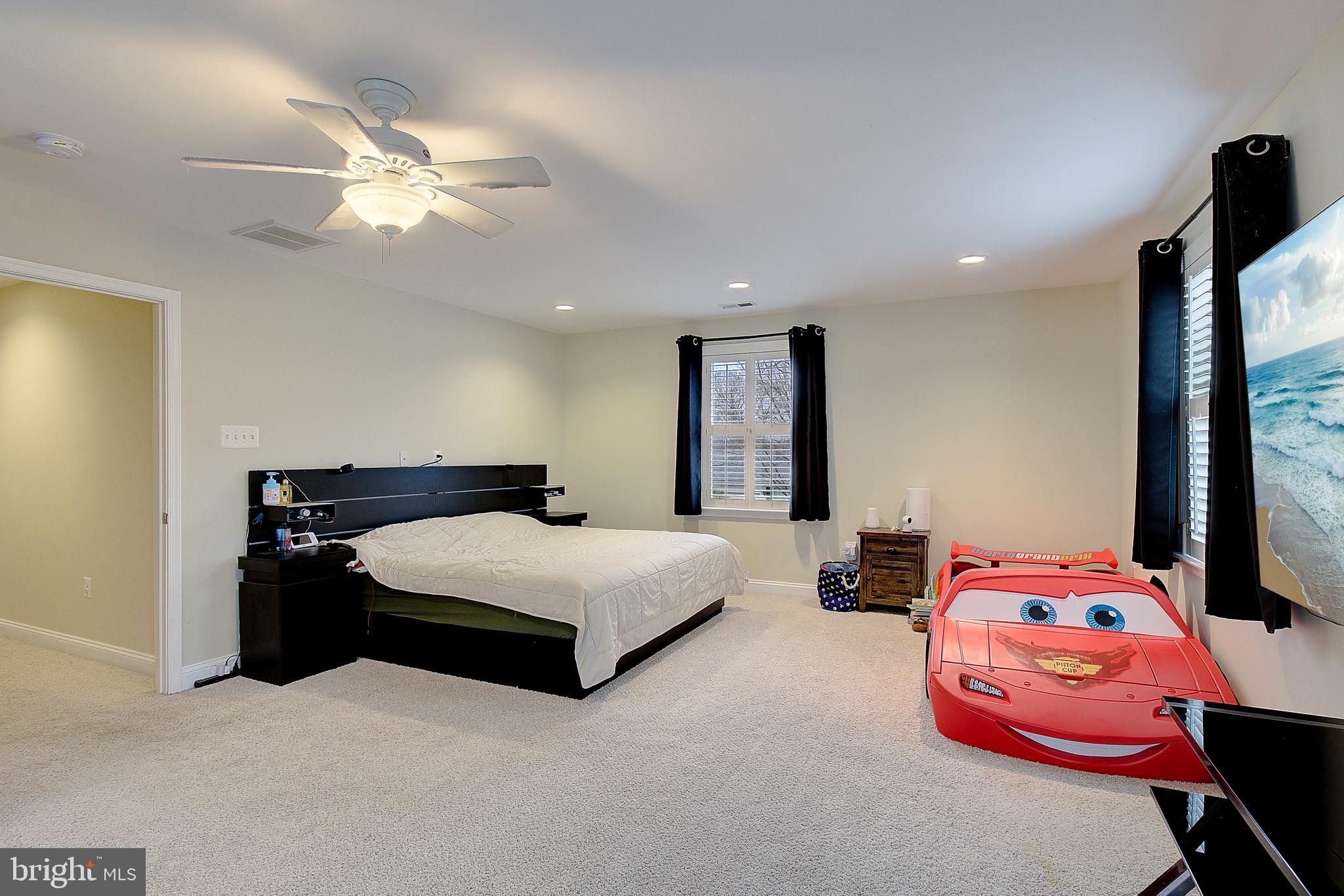 FRANKLIN MANOR - Residential