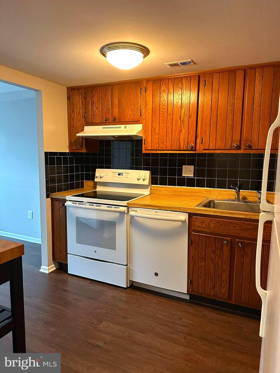 STONY BROOK - Residential Lease