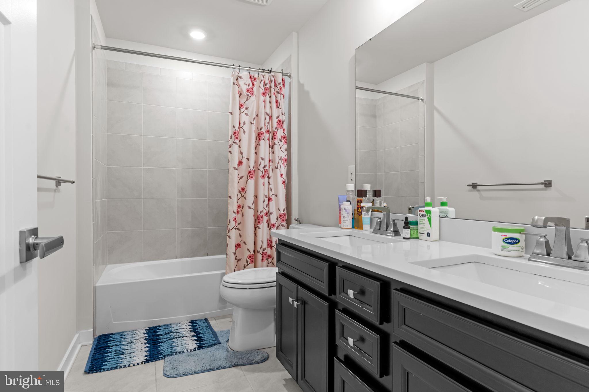 PENN VALLEY ESTATES - Residential