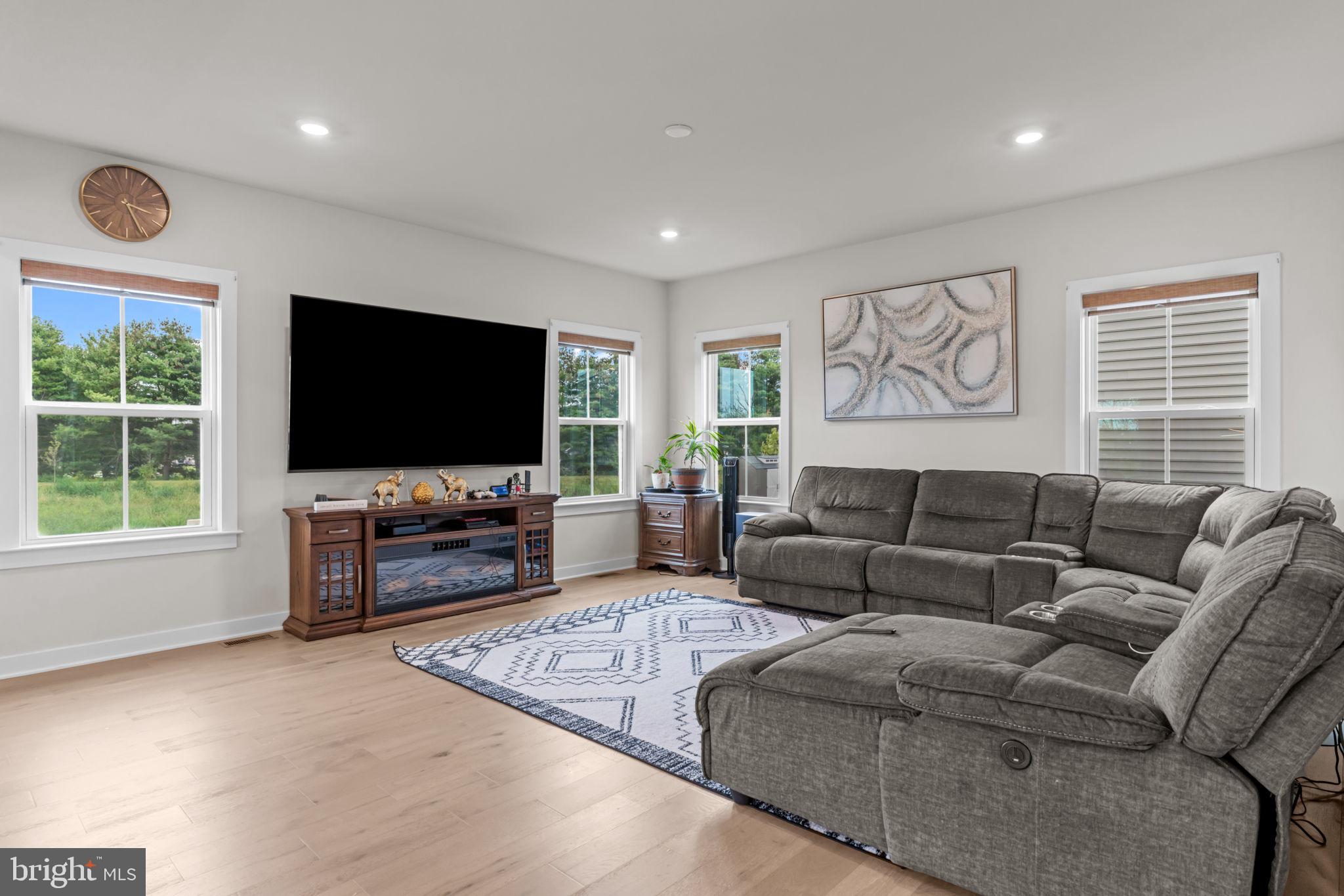 PENN VALLEY ESTATES - Residential