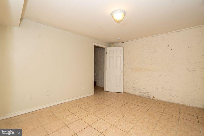 BALTIMORE EAST - SOUTH CLIFTON PARK HIST. DISTRICT - Residential Lease