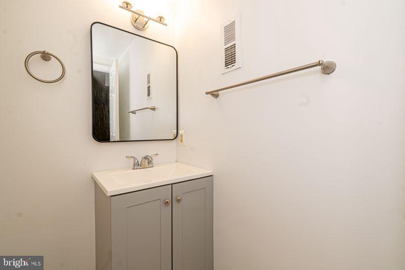 BALTIMORE EAST - SOUTH CLIFTON PARK HIST. DISTRICT - Residential Lease
