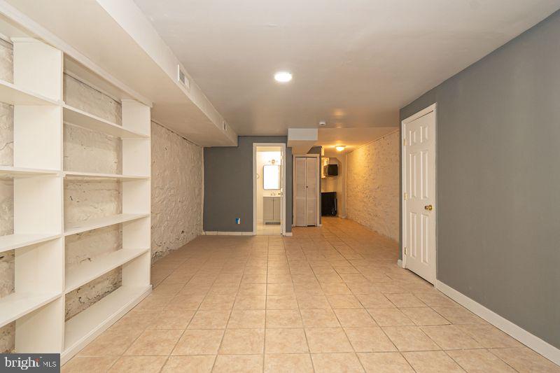 BALTIMORE EAST - SOUTH CLIFTON PARK HIST. DISTRICT - Residential Lease
