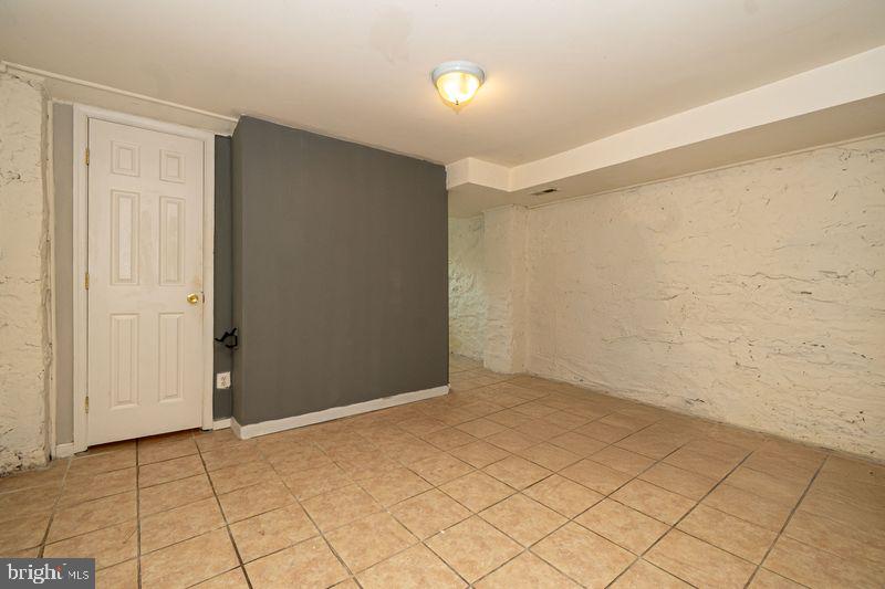 BALTIMORE EAST - SOUTH CLIFTON PARK HIST. DISTRICT - Residential Lease
