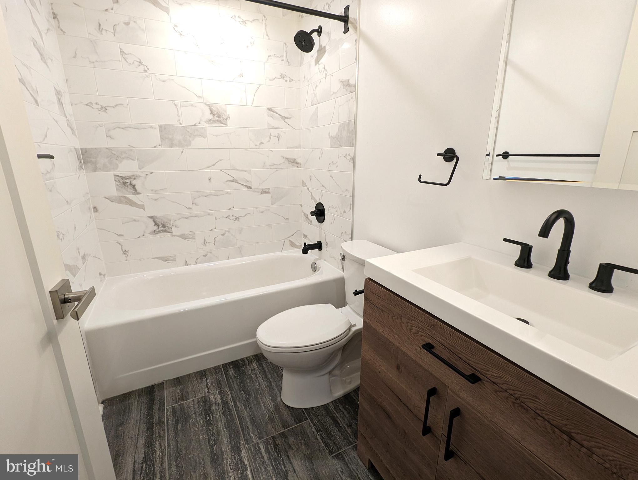 ROXBOROUGH - Residential Lease