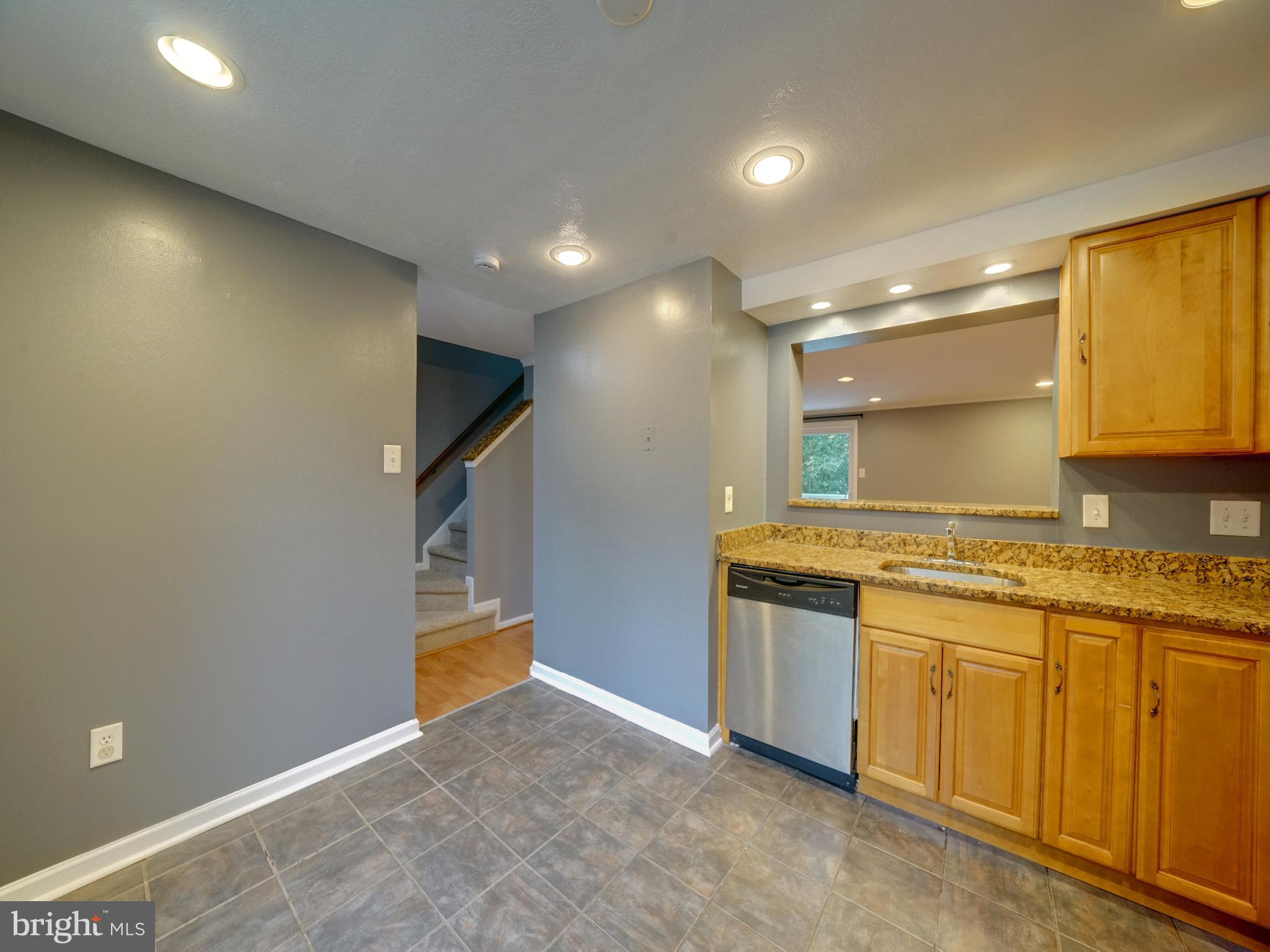 9409 CHIPPENHAM DRIVE