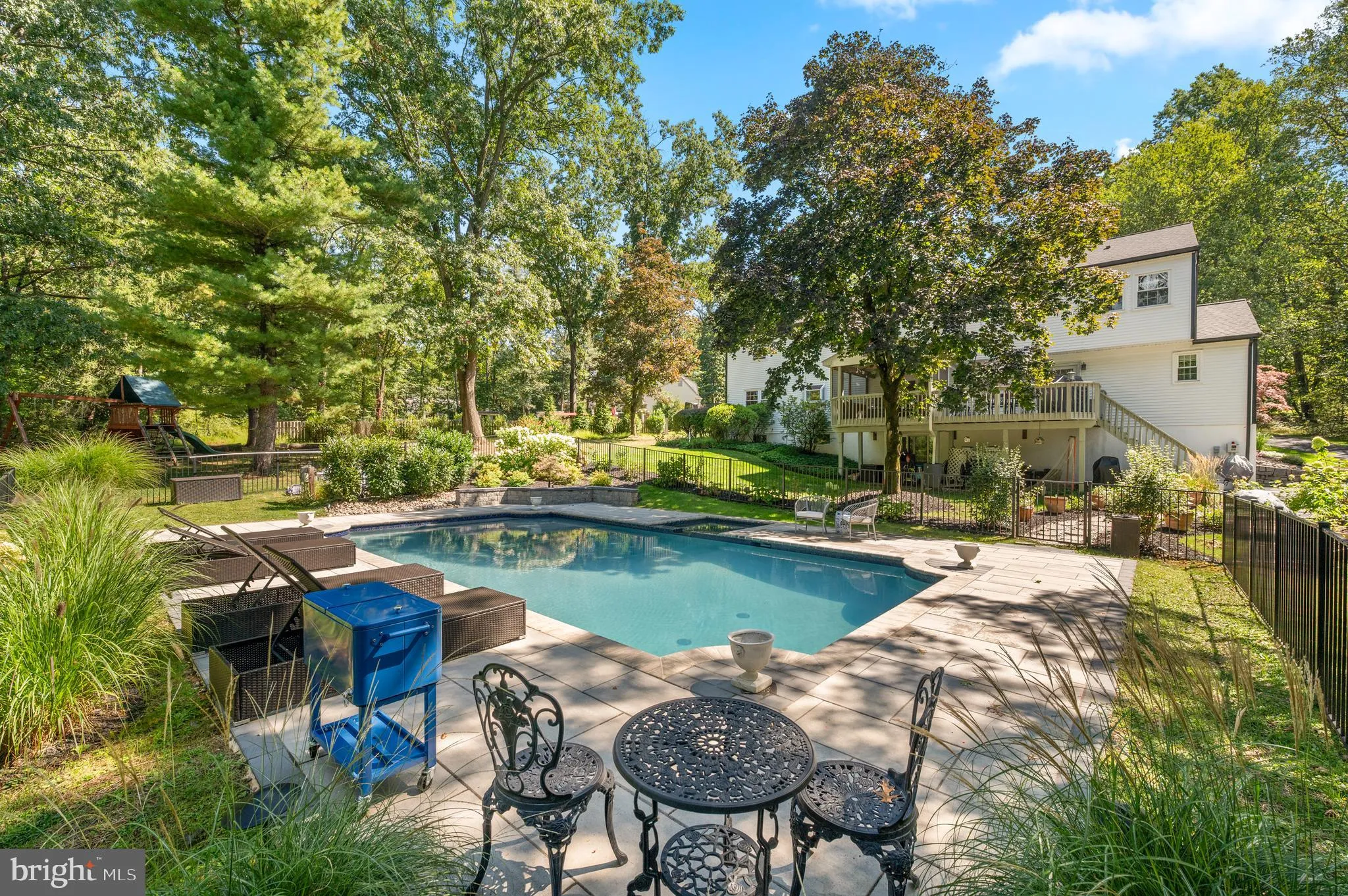 Exton, Pennsylvania 19341, United States, 5 Bedrooms Bedrooms, ,4 BathroomsBathrooms,Residential,Contingent,215571