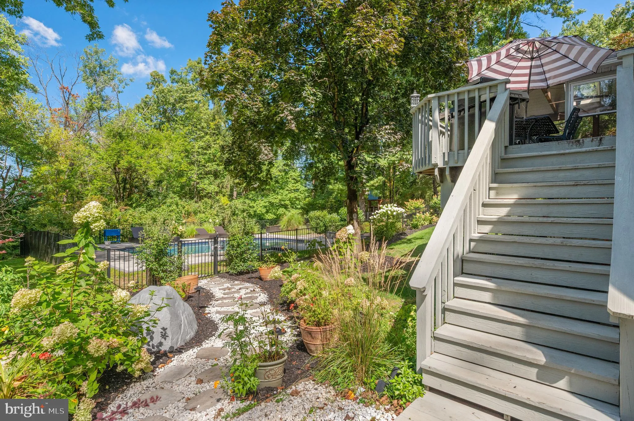 Exton, Pennsylvania 19341, United States, 5 Bedrooms Bedrooms, ,4 BathroomsBathrooms,Residential,Contingent,215571