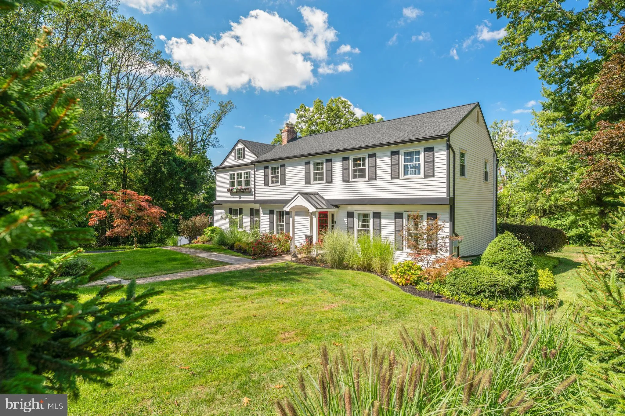 Exton, Pennsylvania 19341, United States, 5 Bedrooms Bedrooms, ,4 BathroomsBathrooms,Residential,Contingent,215571