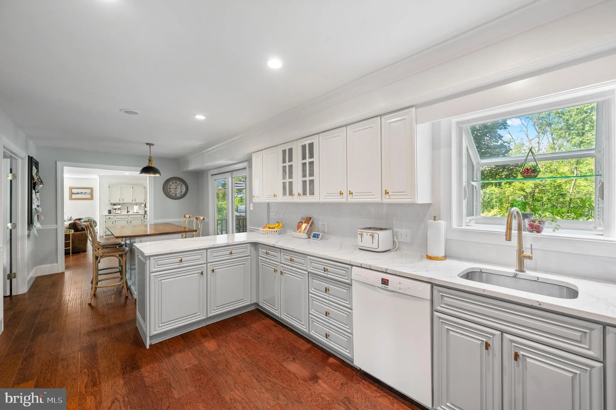 Exton, Pennsylvania 19341, United States, 5 Bedrooms Bedrooms, ,4 BathroomsBathrooms,Residential,Contingent,215571