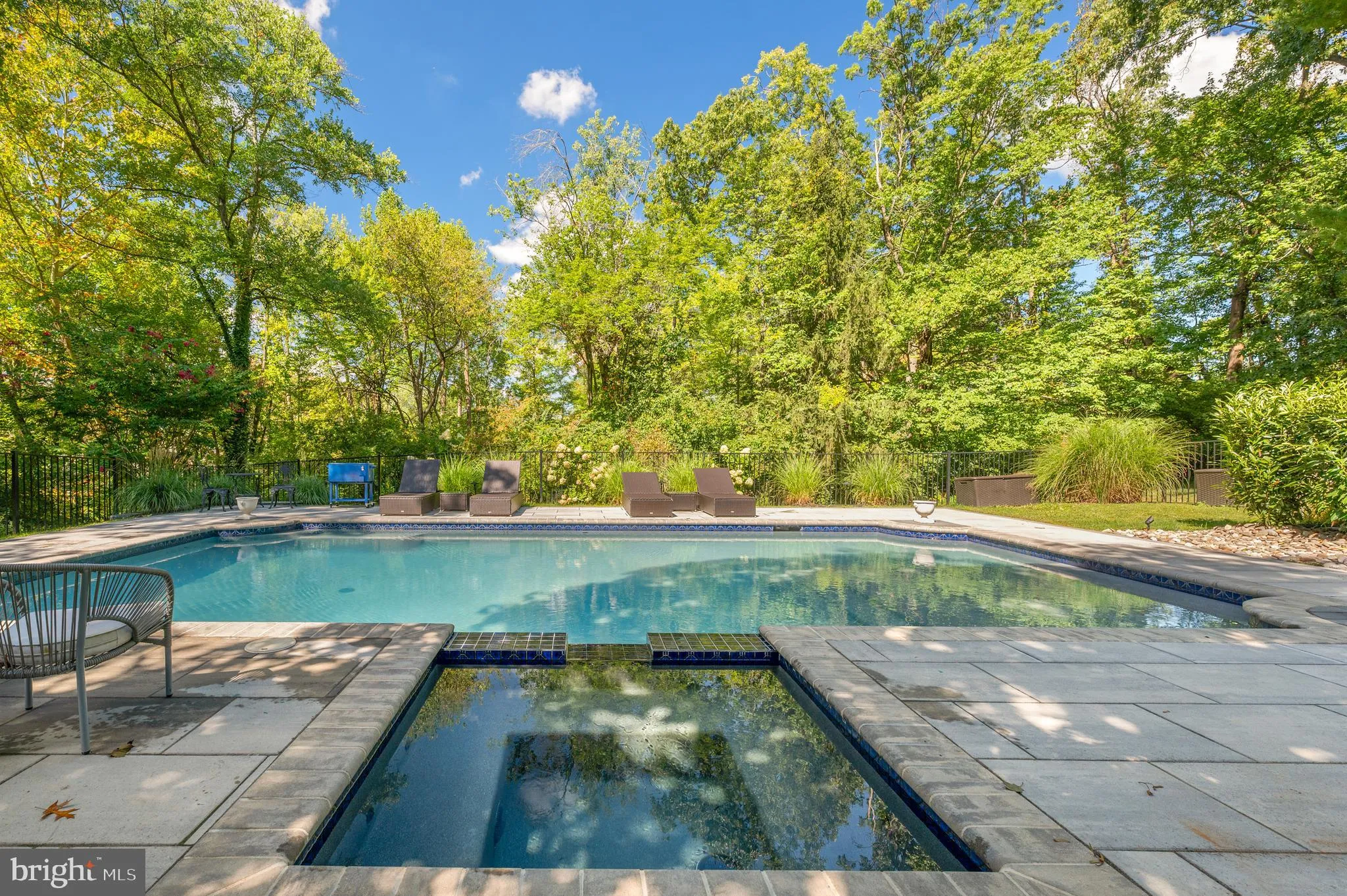 Exton, Pennsylvania 19341, United States, 5 Bedrooms Bedrooms, ,4 BathroomsBathrooms,Residential,Contingent,215571