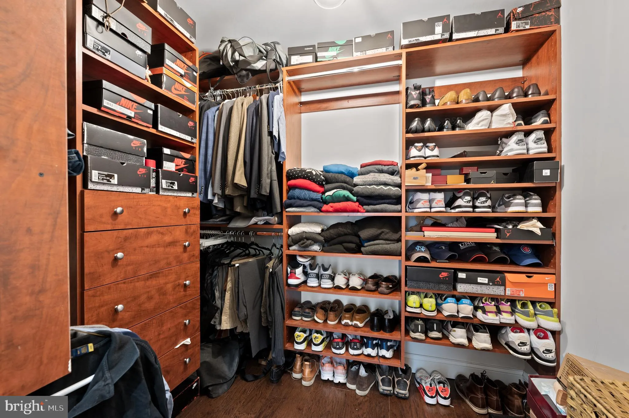 Exton, Pennsylvania 19341, United States, 5 Bedrooms Bedrooms, ,4 BathroomsBathrooms,Residential,Contingent,215571