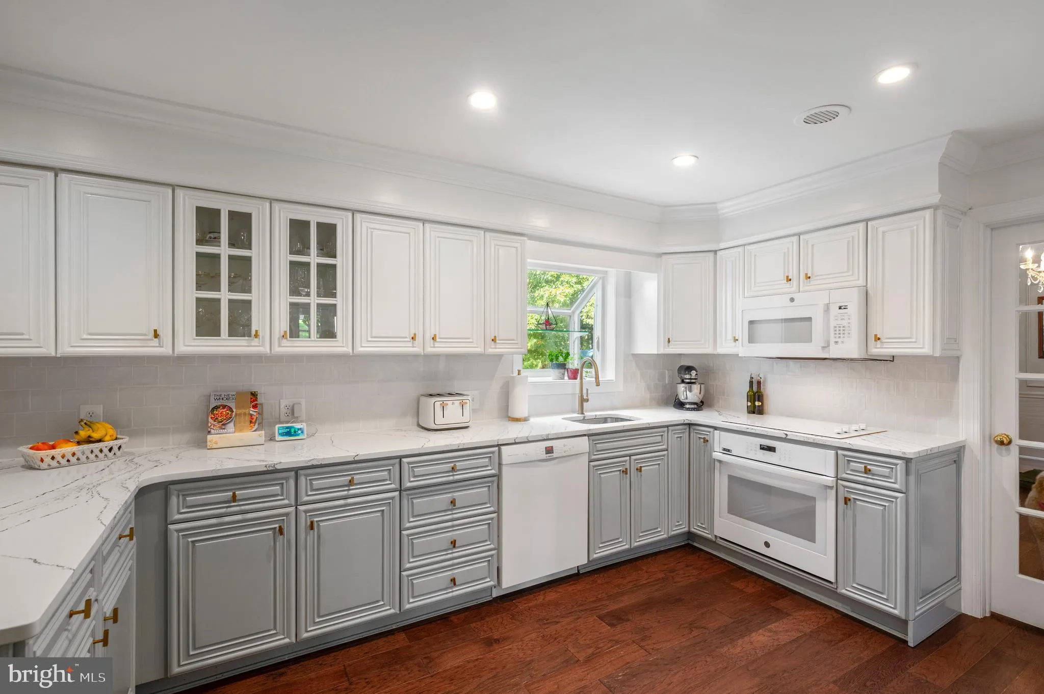 Exton, Pennsylvania 19341, United States, 5 Bedrooms Bedrooms, ,4 BathroomsBathrooms,Residential,Contingent,215571