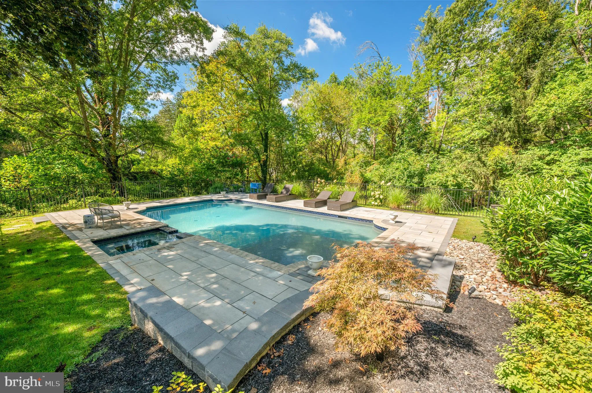 Exton, Pennsylvania 19341, United States, 5 Bedrooms Bedrooms, ,4 BathroomsBathrooms,Residential,Contingent,215571