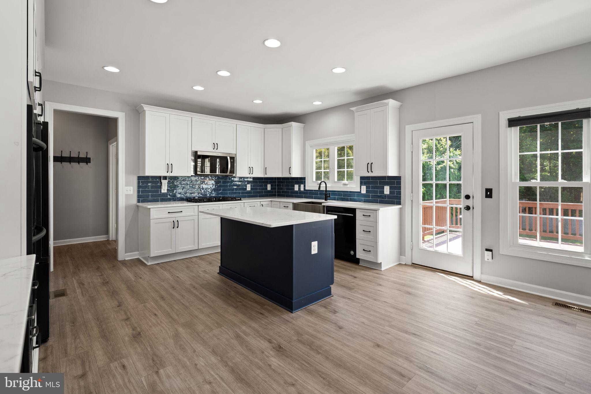 MEADOWBROOK WOODS - Residential
