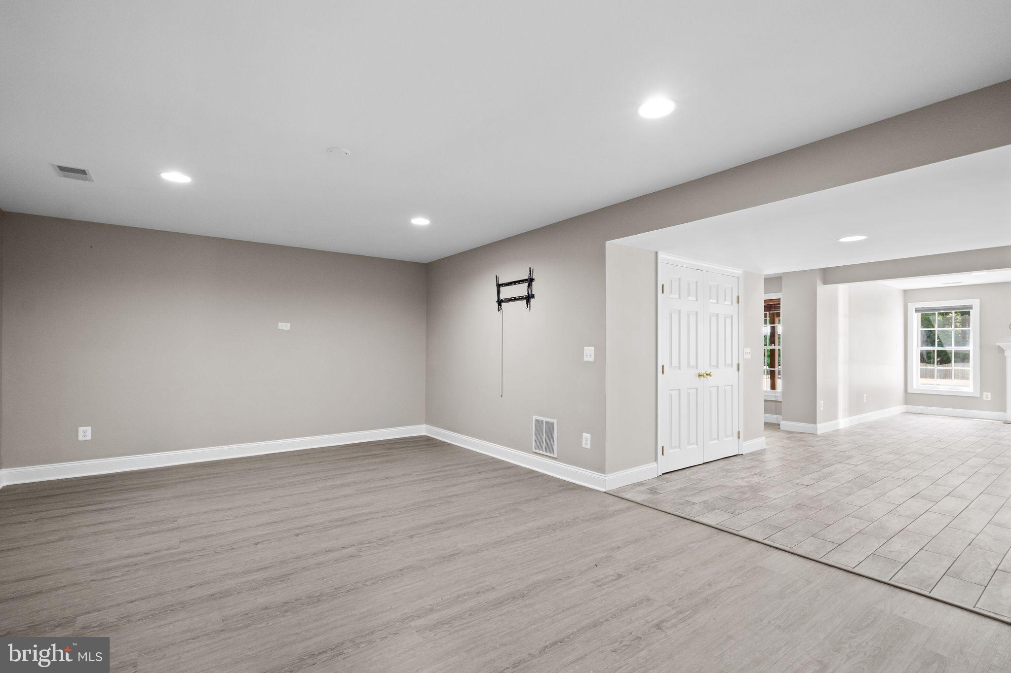MEADOWBROOK WOODS - Residential