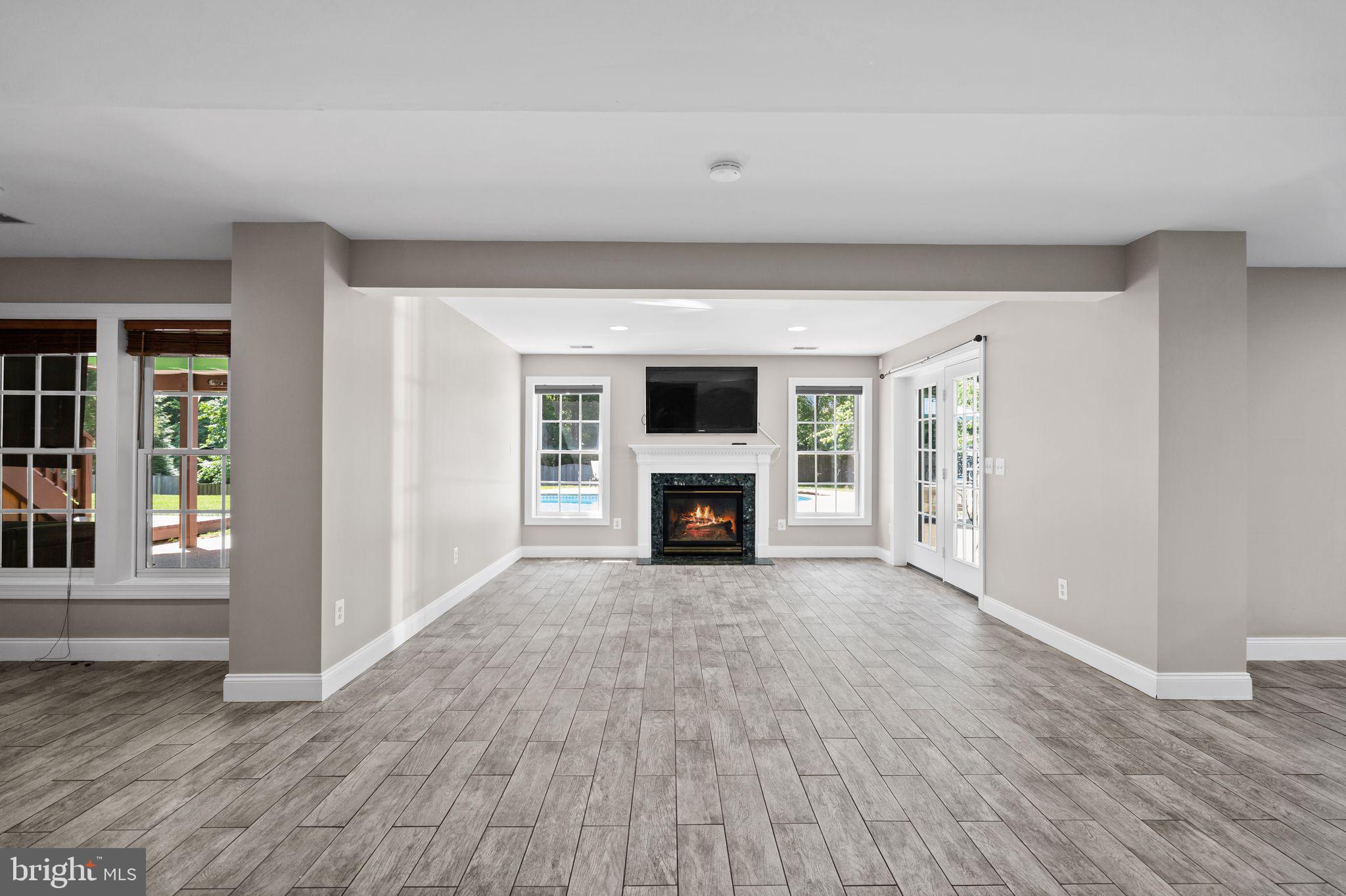 MEADOWBROOK WOODS - Residential