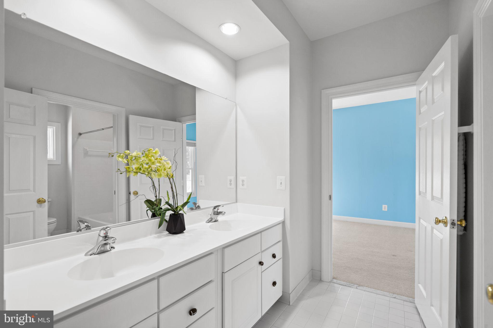 MEADOWBROOK WOODS - Residential