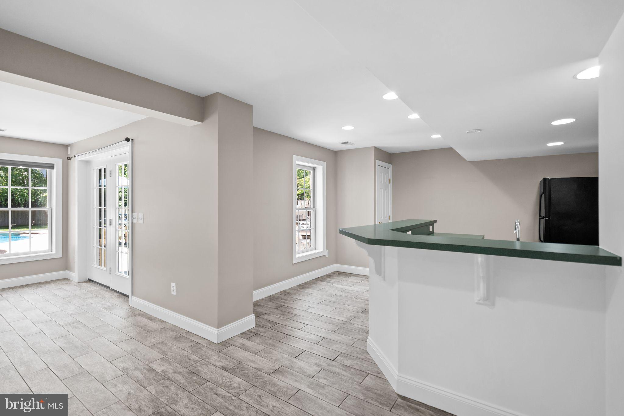 MEADOWBROOK WOODS - Residential