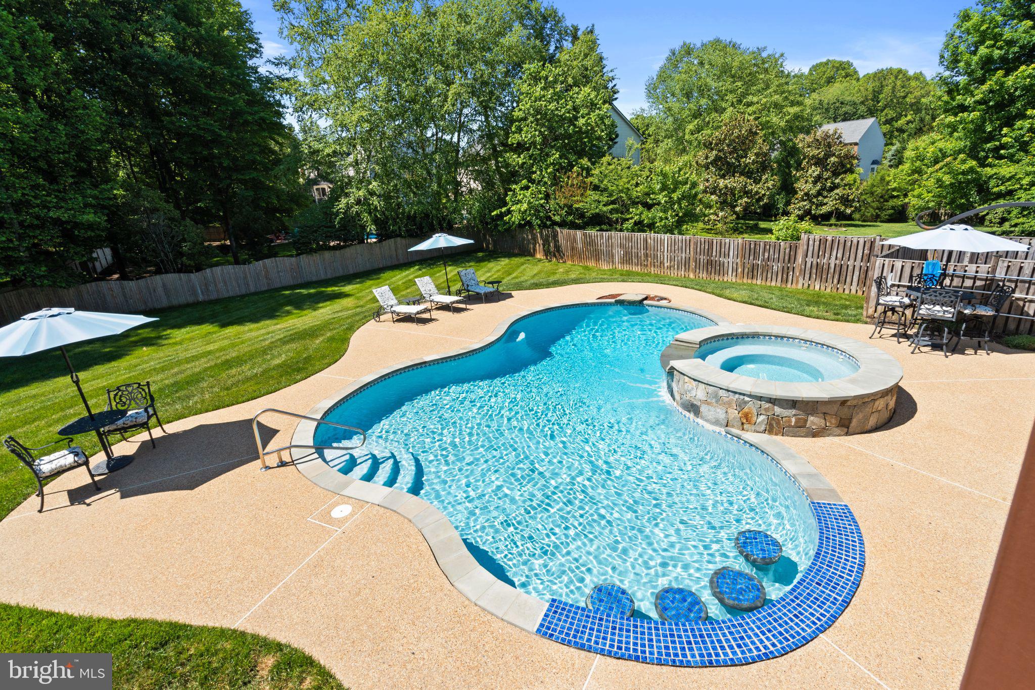 MEADOWBROOK WOODS - Residential