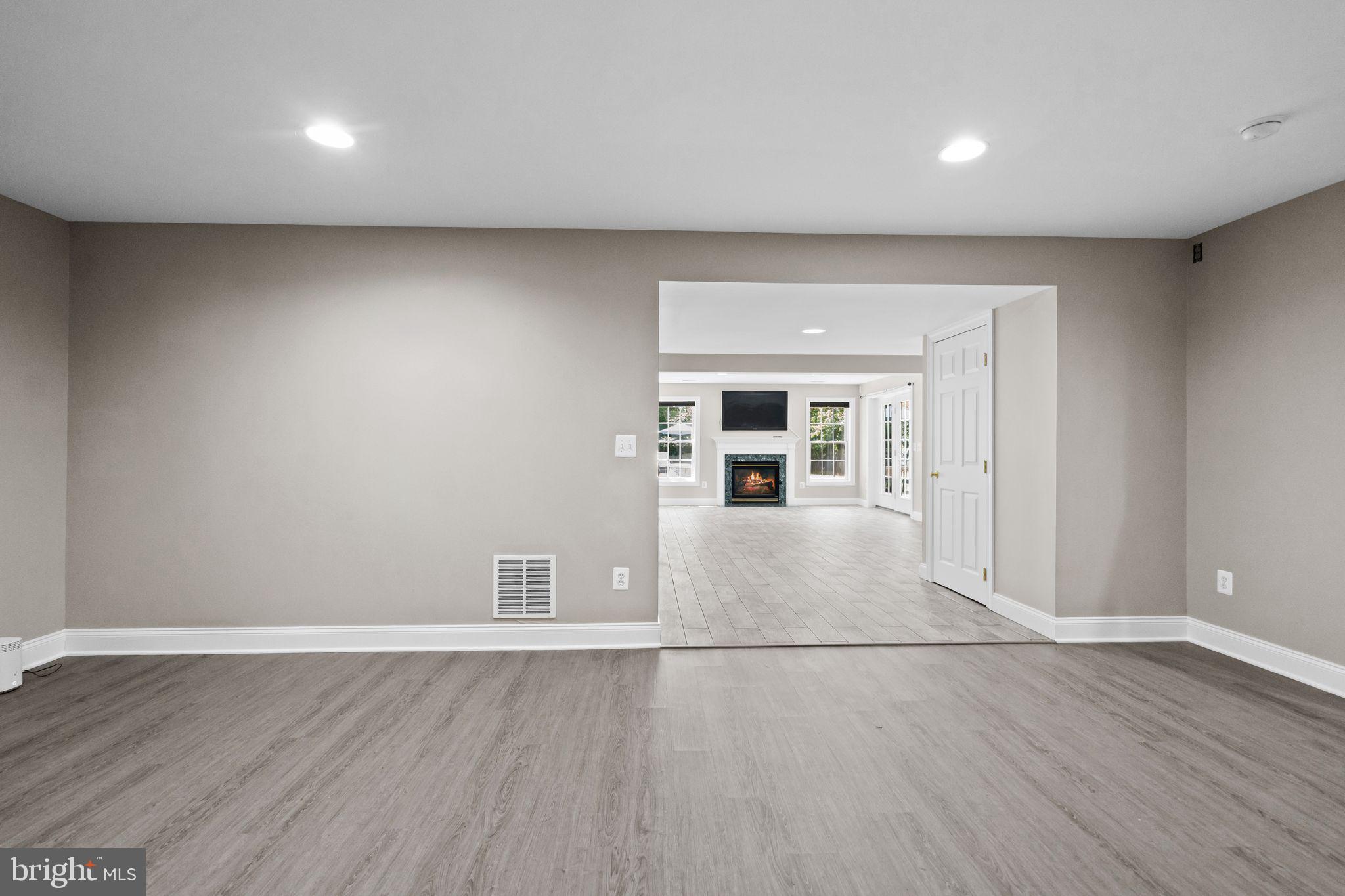 MEADOWBROOK WOODS - Residential