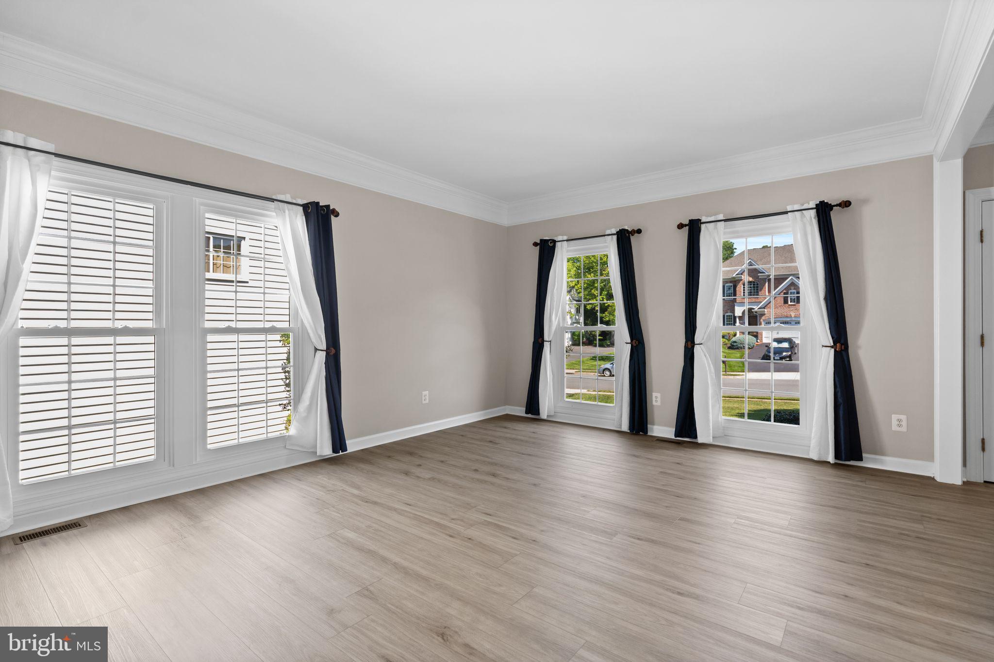 MEADOWBROOK WOODS - Residential