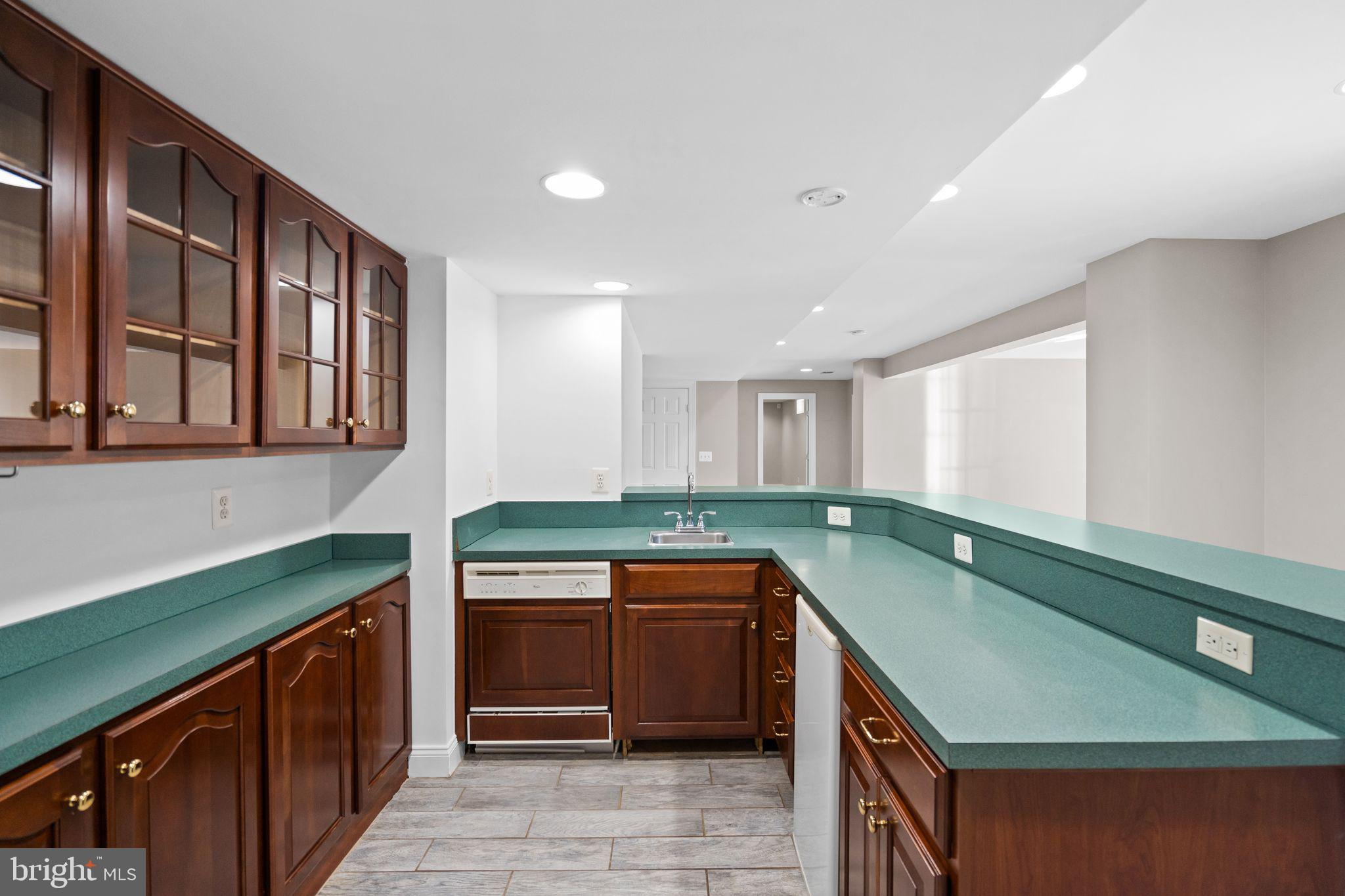 MEADOWBROOK WOODS - Residential