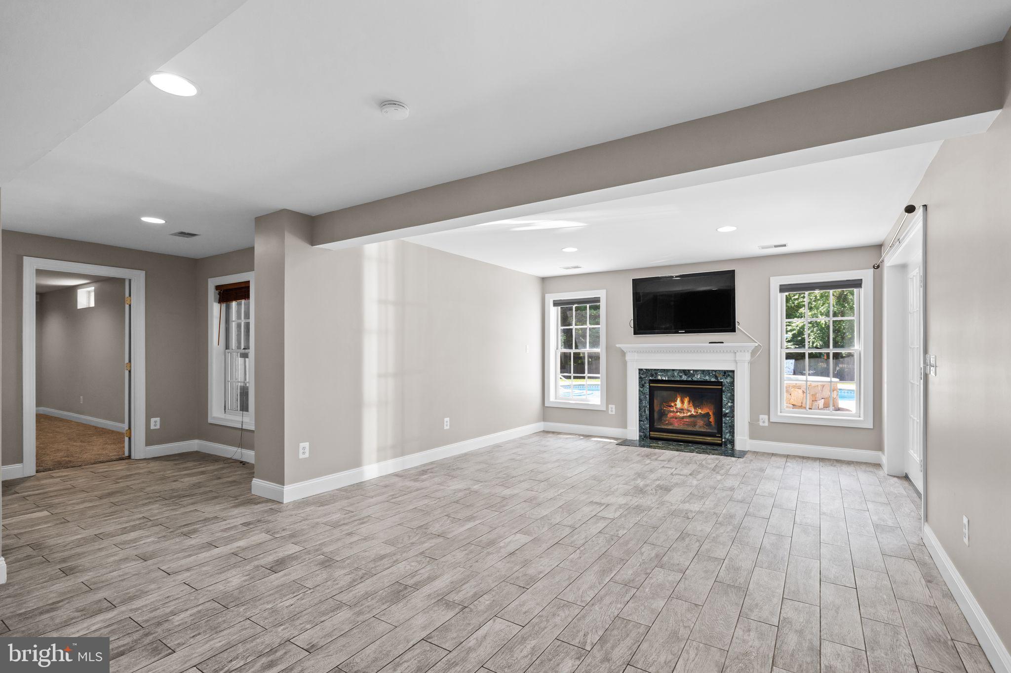 MEADOWBROOK WOODS - Residential