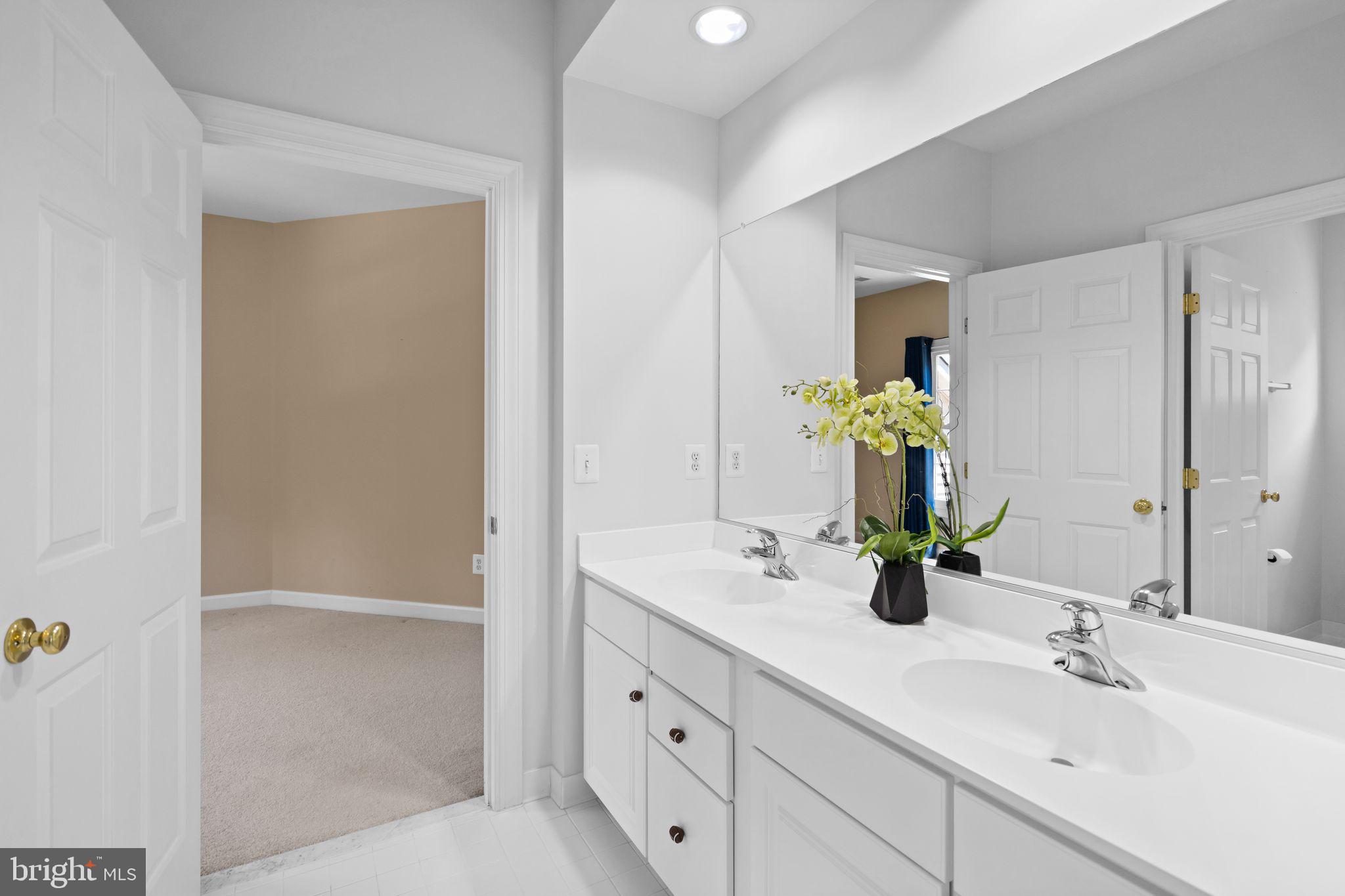 MEADOWBROOK WOODS - Residential