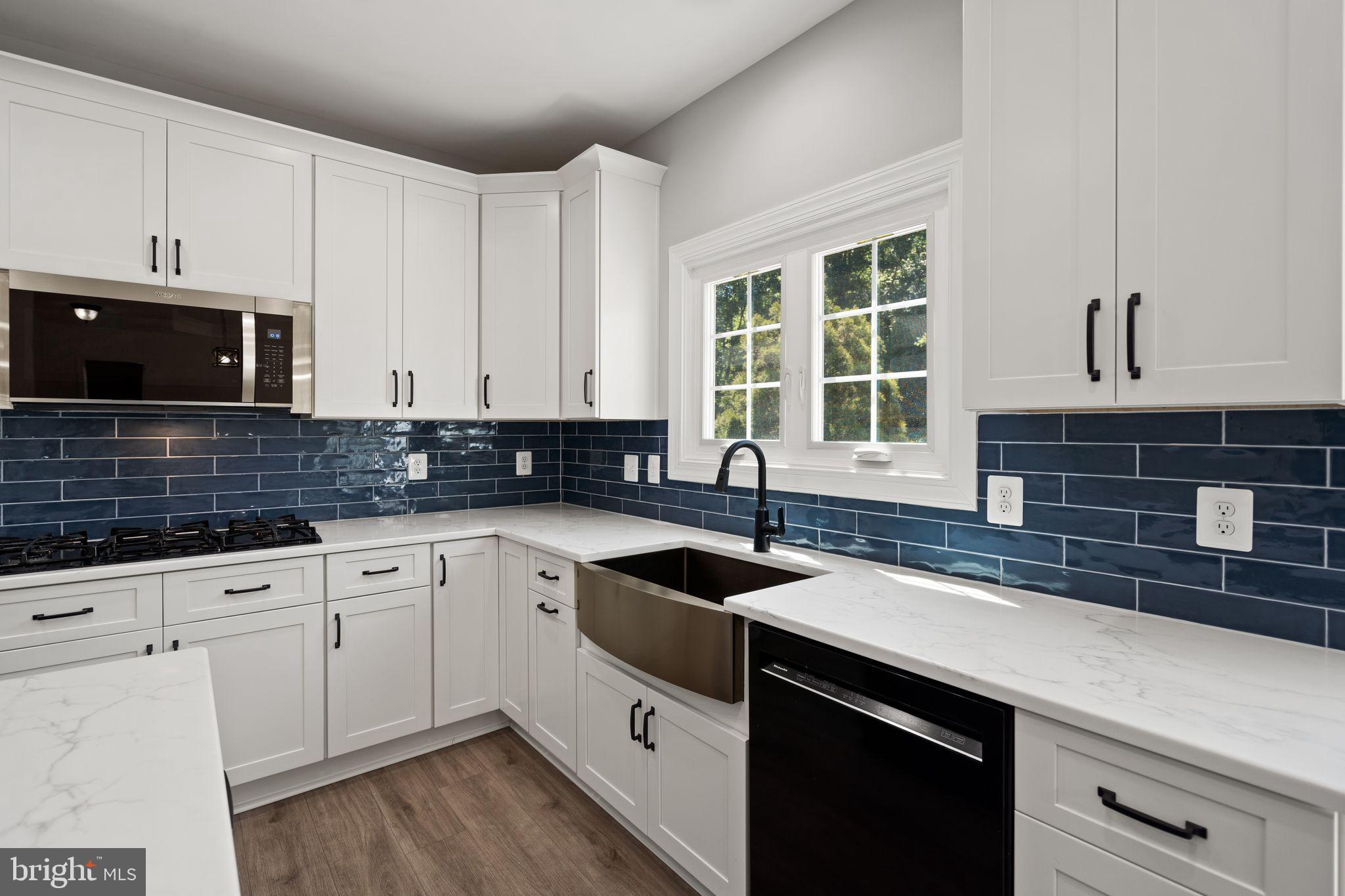 MEADOWBROOK WOODS - Residential