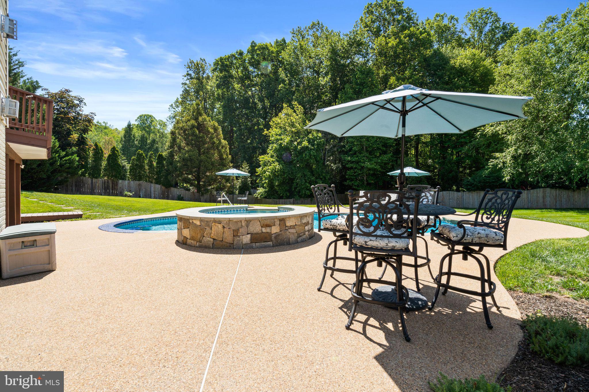 MEADOWBROOK WOODS - Residential